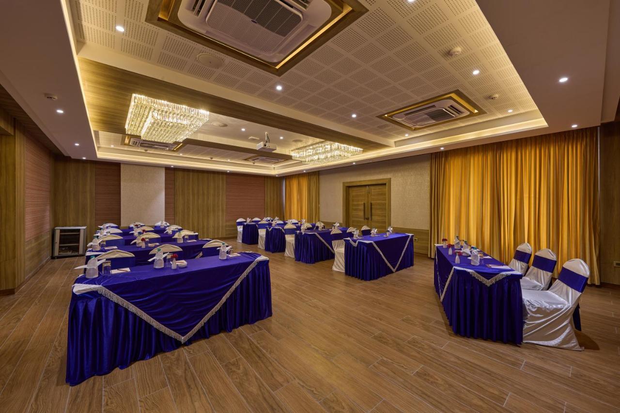 Grand Continent Hosur A Sarovar Portico Affiliate Hotel ภายนอก รูปภาพ