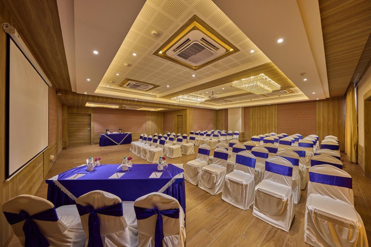 Grand Continent Hosur A Sarovar Portico Affiliate Hotel ภายนอก รูปภาพ