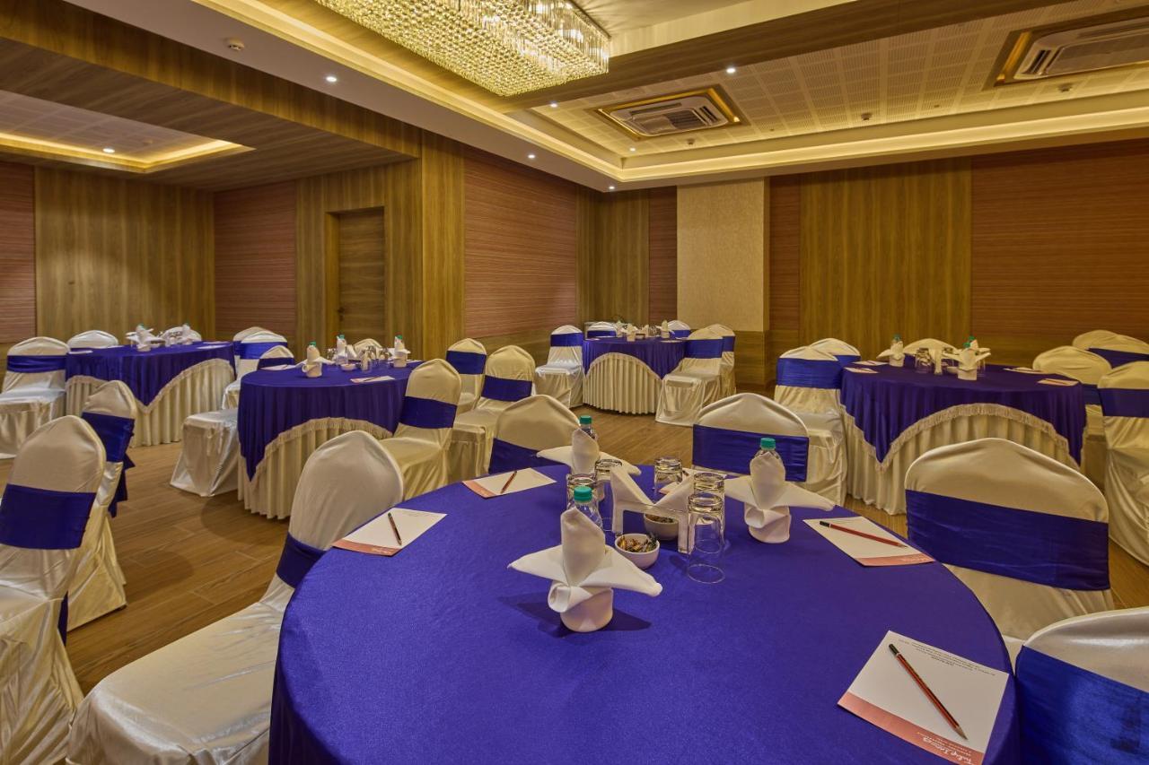 Grand Continent Hosur A Sarovar Portico Affiliate Hotel ภายนอก รูปภาพ