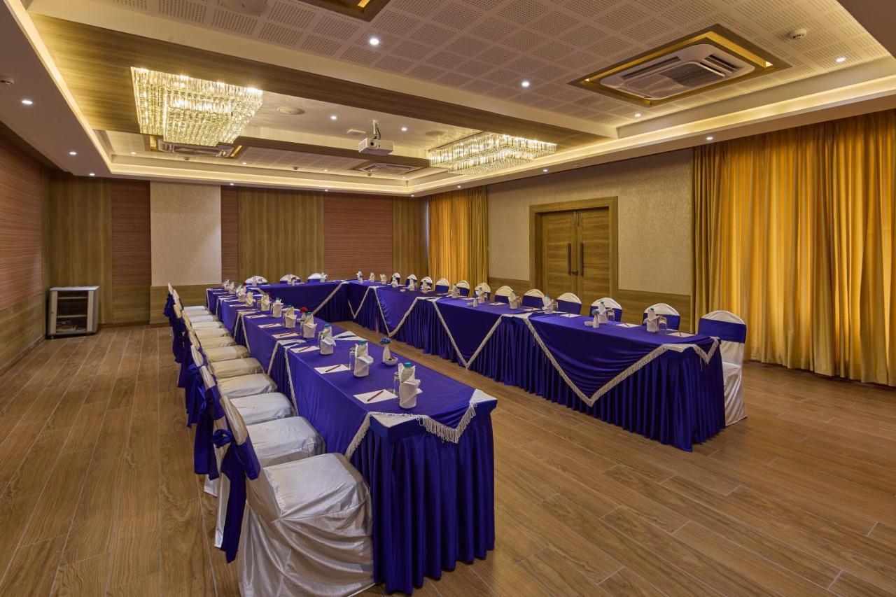 Grand Continent Hosur A Sarovar Portico Affiliate Hotel ภายนอก รูปภาพ