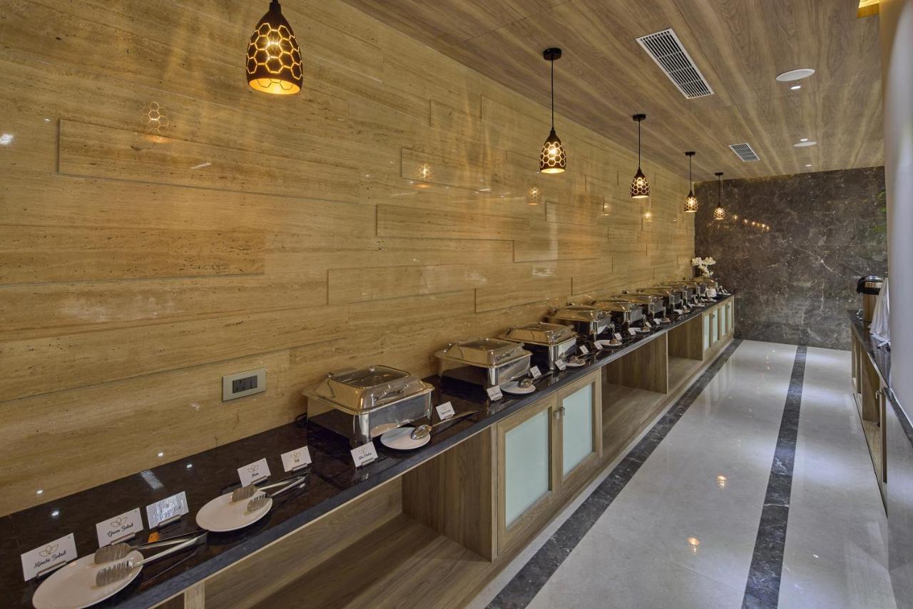 Grand Continent Hosur A Sarovar Portico Affiliate Hotel ภายนอก รูปภาพ