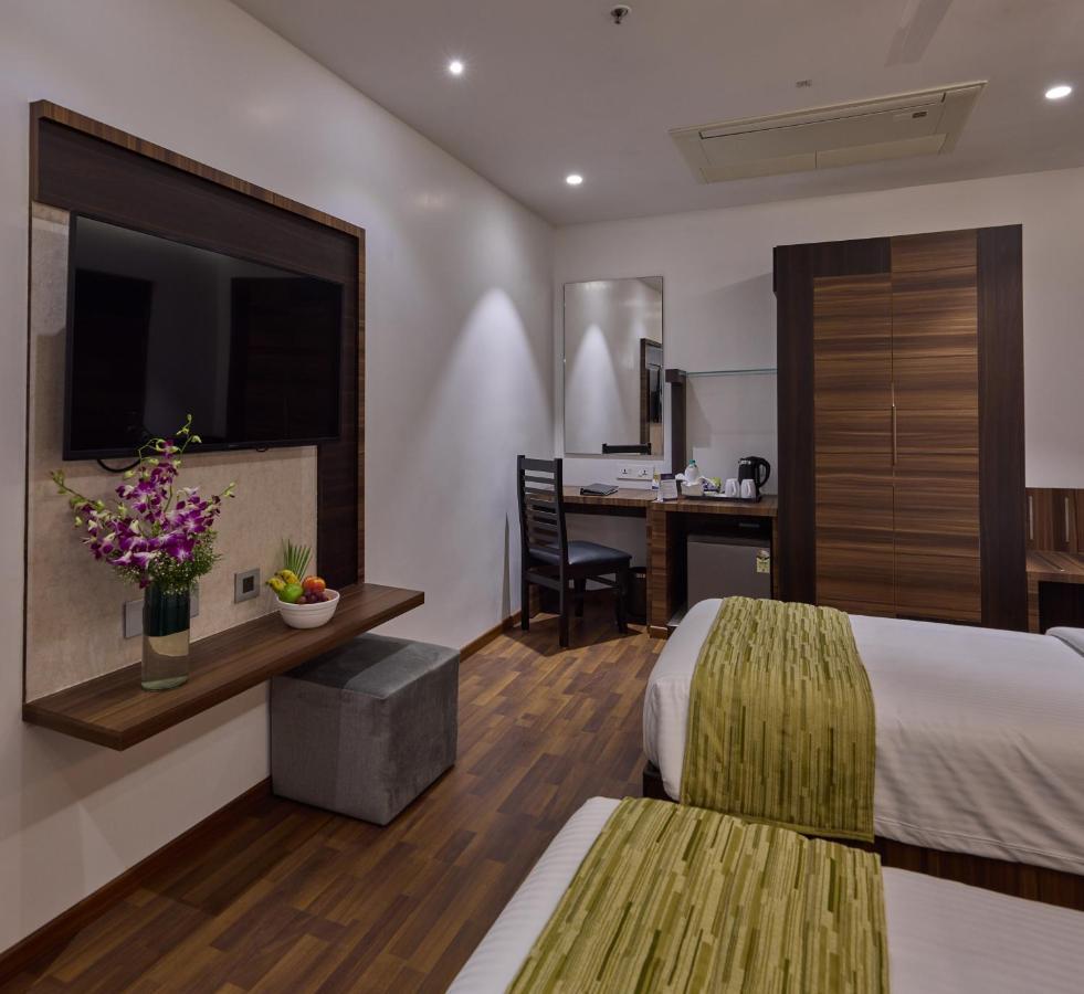 Grand Continent Hosur A Sarovar Portico Affiliate Hotel ภายนอก รูปภาพ