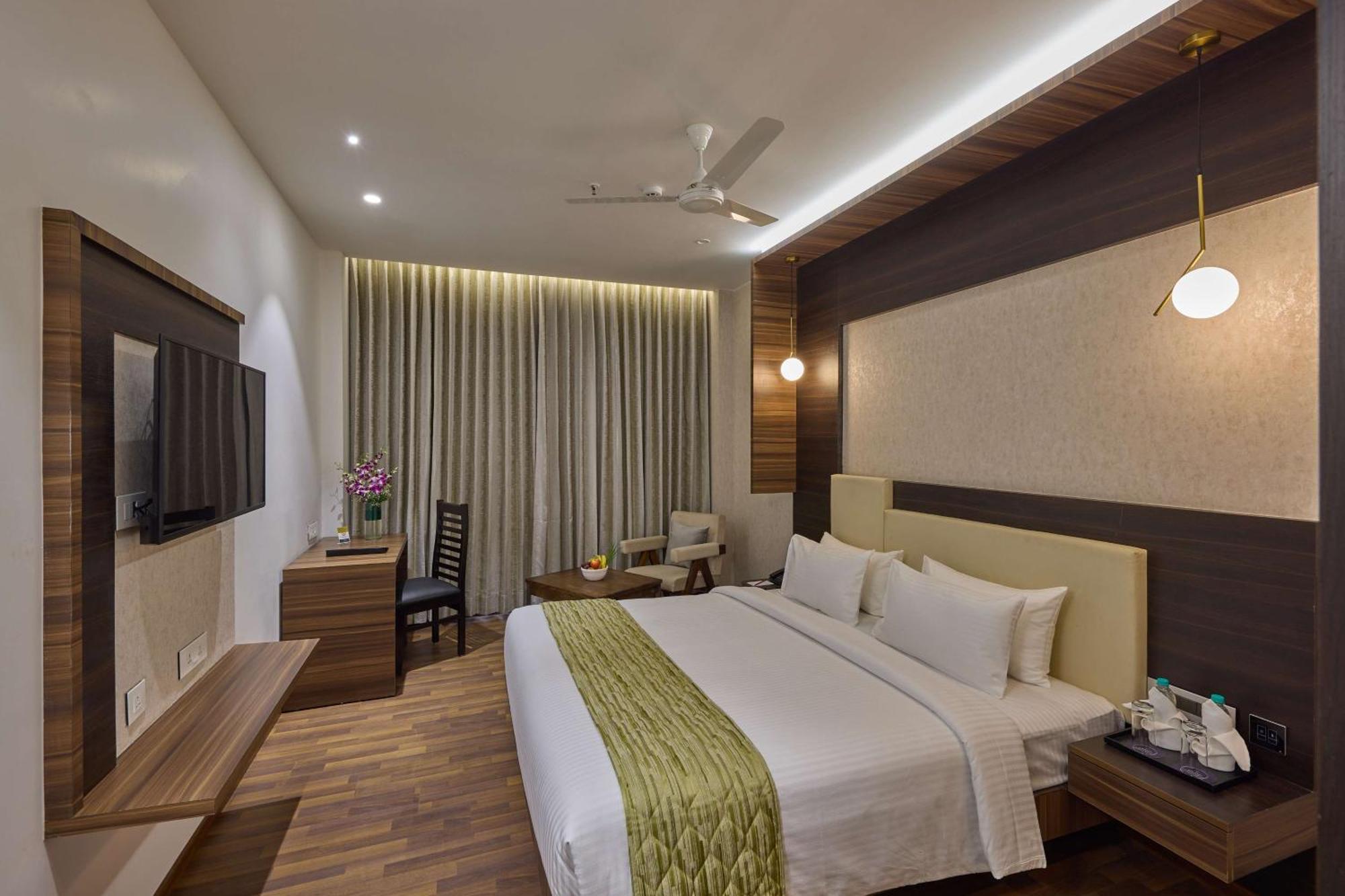 Grand Continent Hosur A Sarovar Portico Affiliate Hotel ภายนอก รูปภาพ