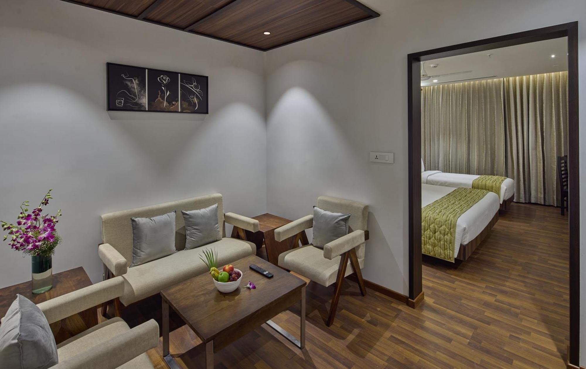 Grand Continent Hosur A Sarovar Portico Affiliate Hotel ภายนอก รูปภาพ