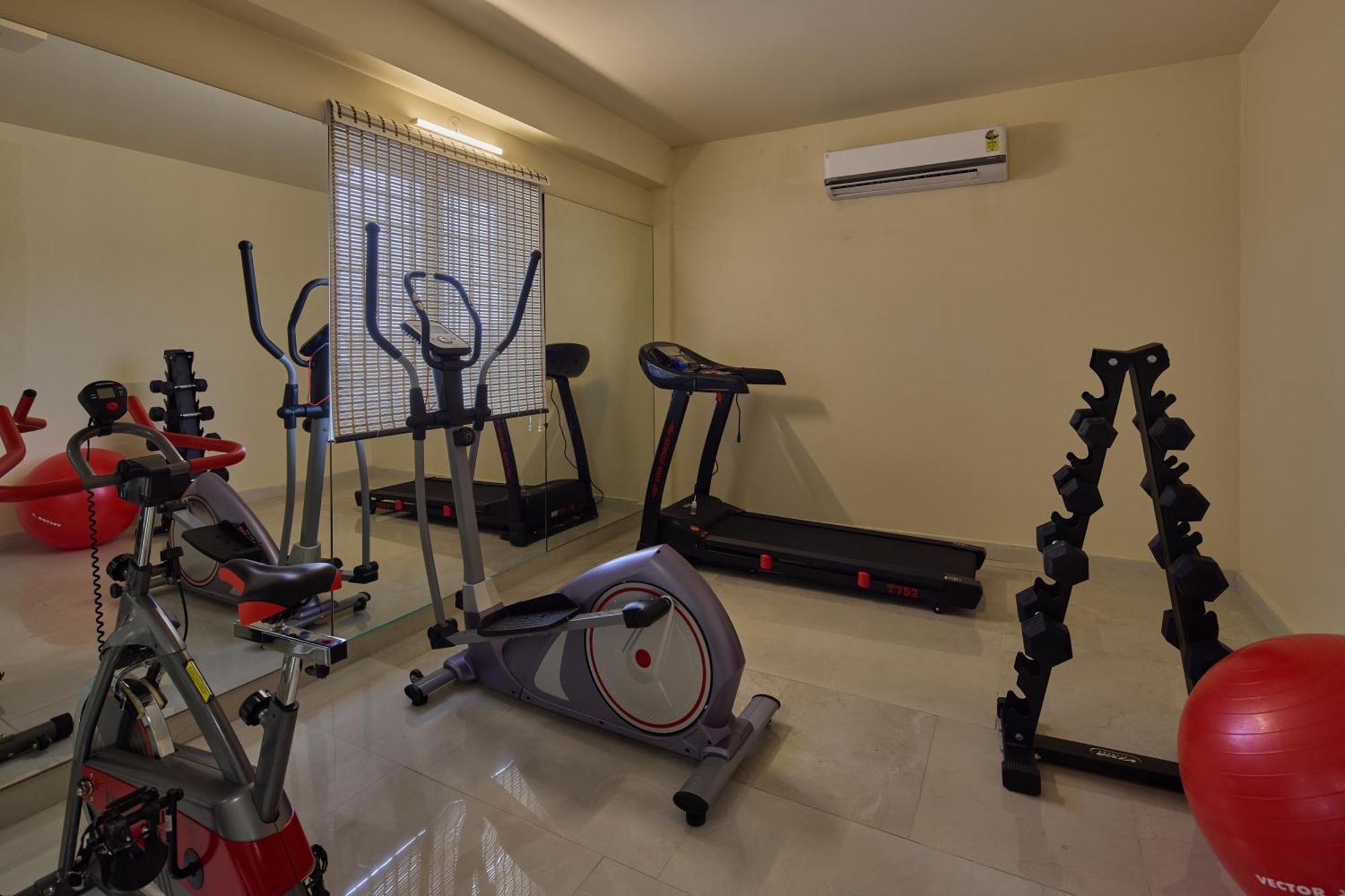 Grand Continent Hosur A Sarovar Portico Affiliate Hotel ภายนอก รูปภาพ