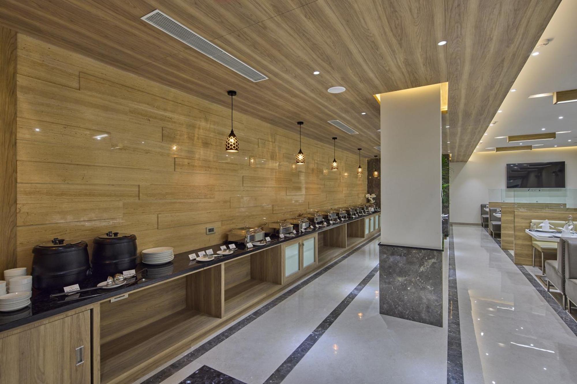 Grand Continent Hosur A Sarovar Portico Affiliate Hotel ภายนอก รูปภาพ