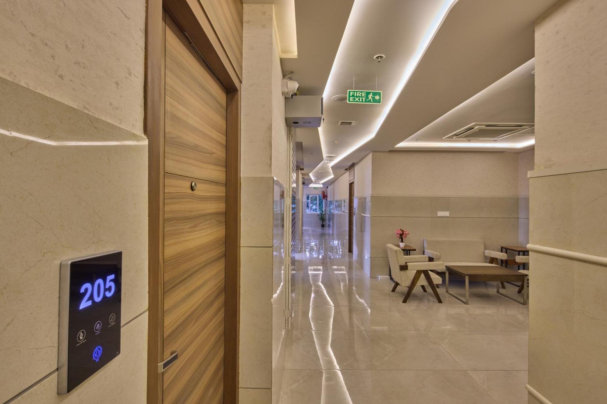 Grand Continent Hosur A Sarovar Portico Affiliate Hotel ภายนอก รูปภาพ