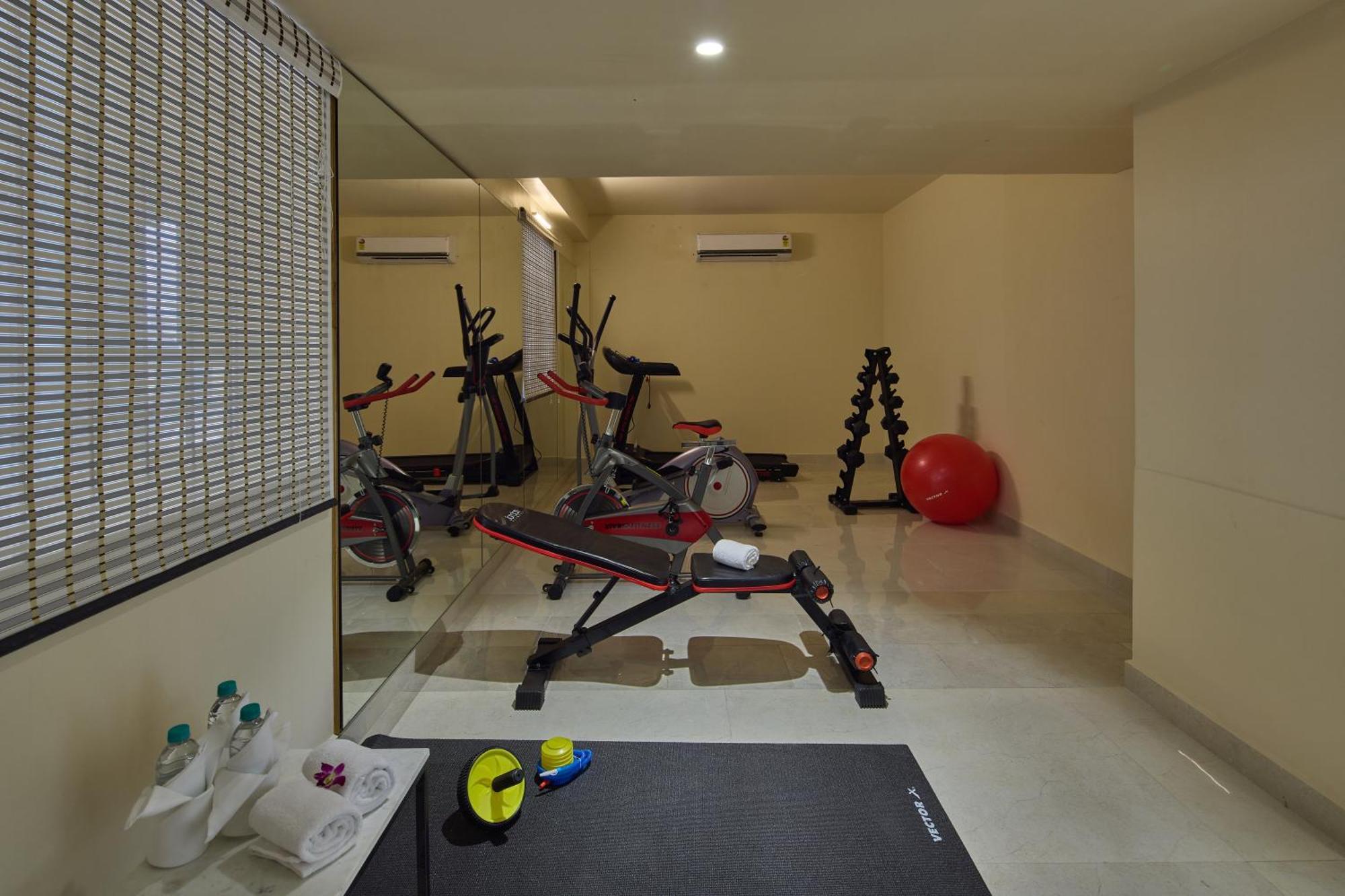 Grand Continent Hosur A Sarovar Portico Affiliate Hotel ภายนอก รูปภาพ