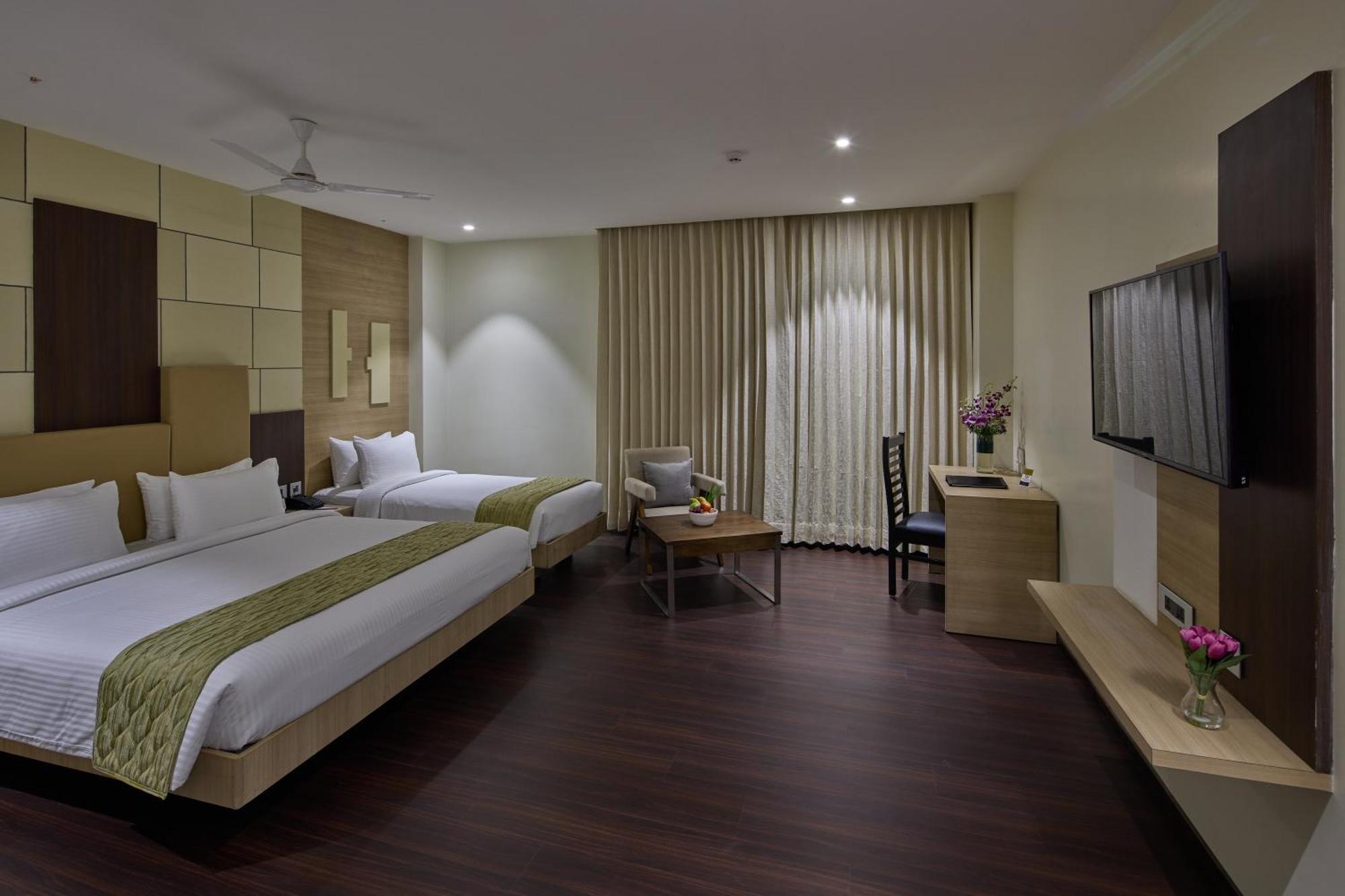 Grand Continent Hosur A Sarovar Portico Affiliate Hotel ภายนอก รูปภาพ