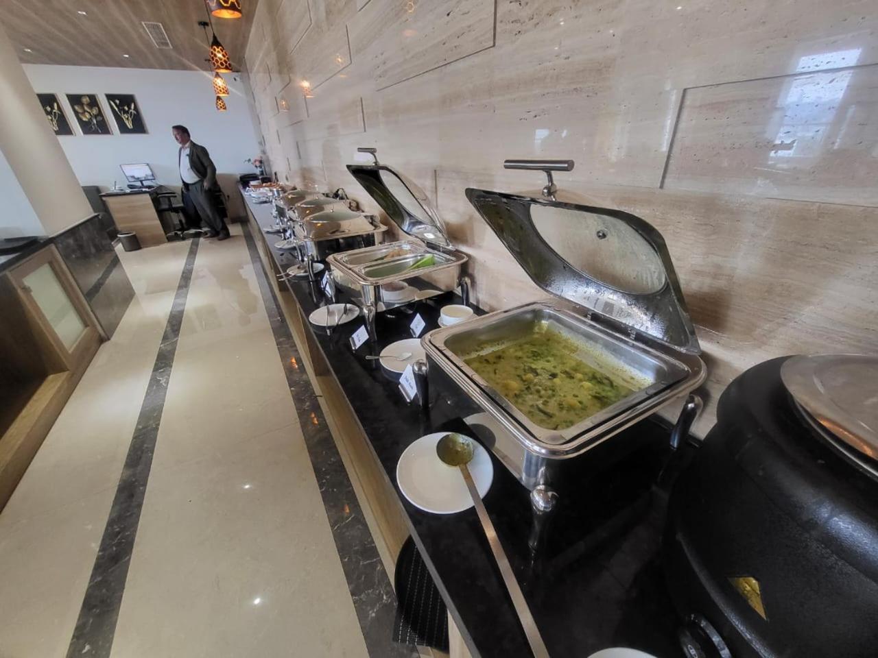 Grand Continent Hosur A Sarovar Portico Affiliate Hotel ภายนอก รูปภาพ