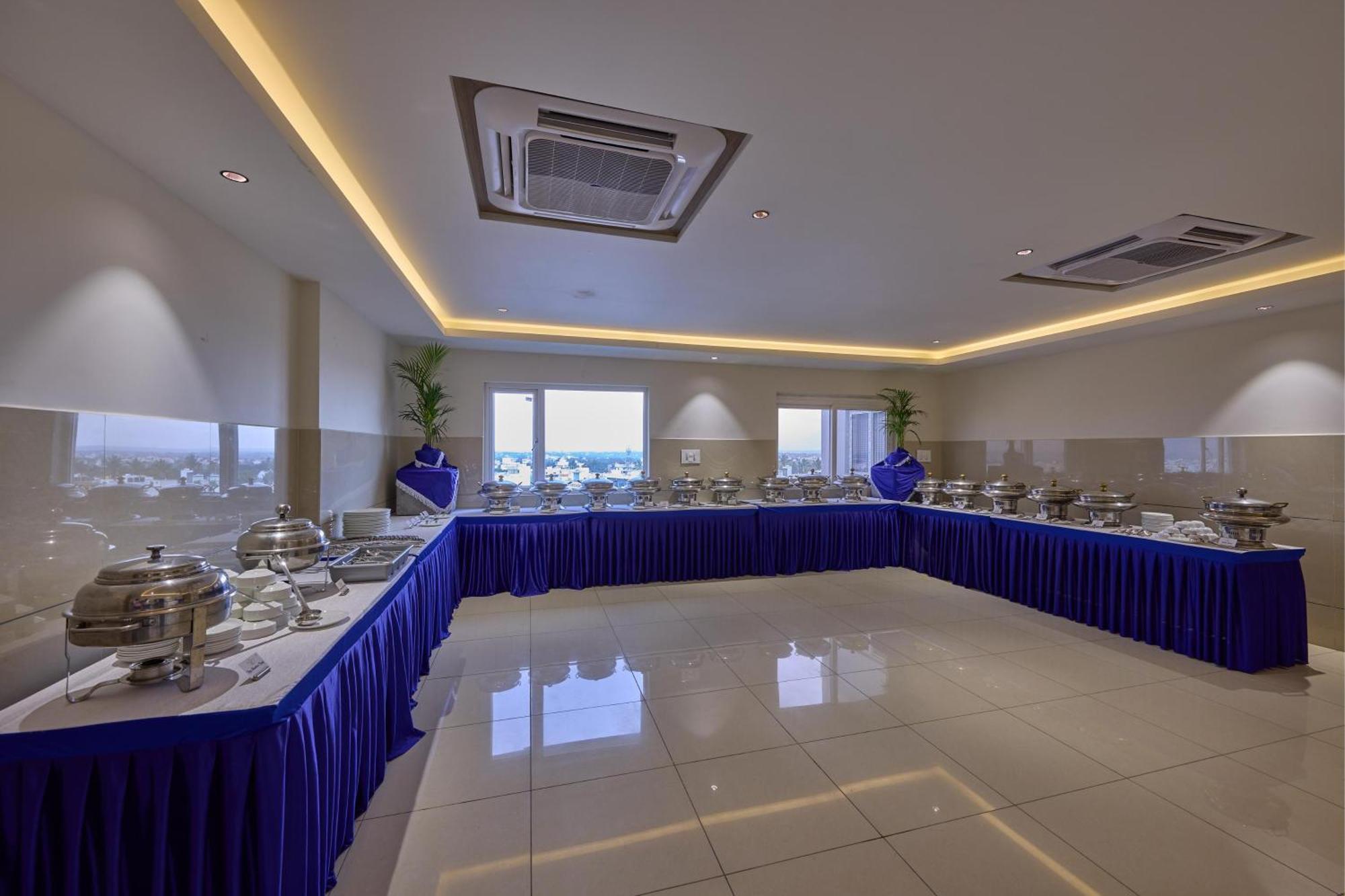 Grand Continent Hosur A Sarovar Portico Affiliate Hotel ภายนอก รูปภาพ